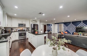 Building Photo - 4749 Benning Dr