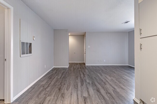 1BR, 1BA - 775SF (A4) - Entry - Element Apartments