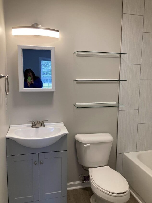 Newly Renovated 2 Bedroom Home!! - Newly Renovated 2 Bedroom Home!!