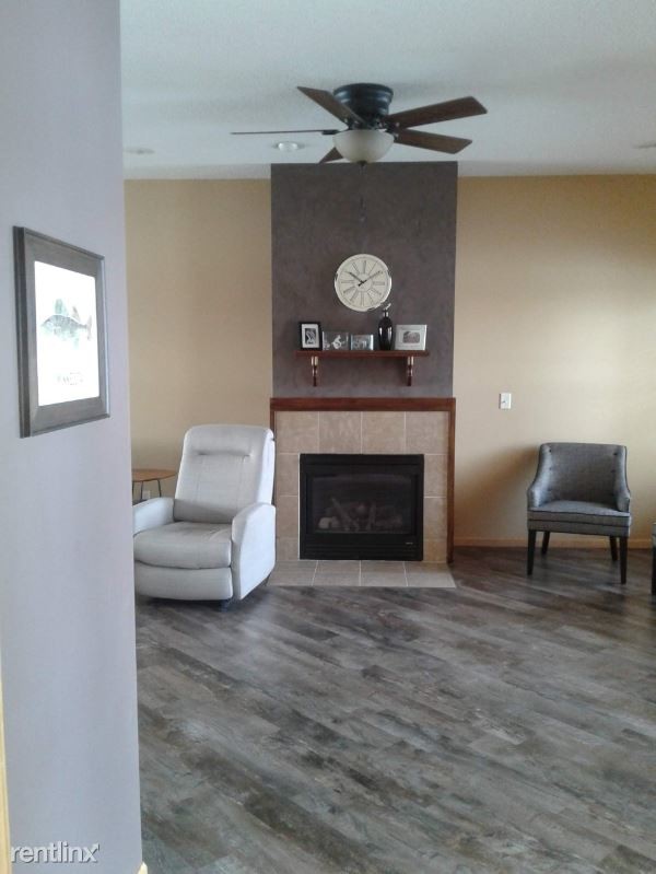 Building Photo - 3 br, 2 bath Townhome - W8057 140th Ave