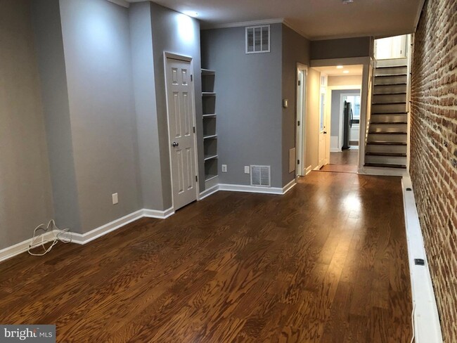 Building Photo - 1929 Gough St