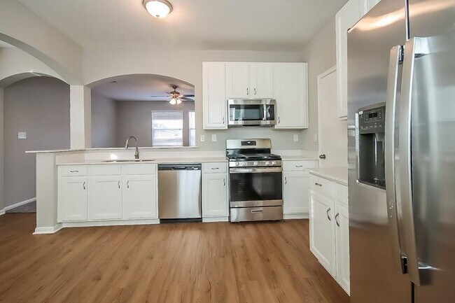 Building Photo - 3915 Mossy Spring Ln