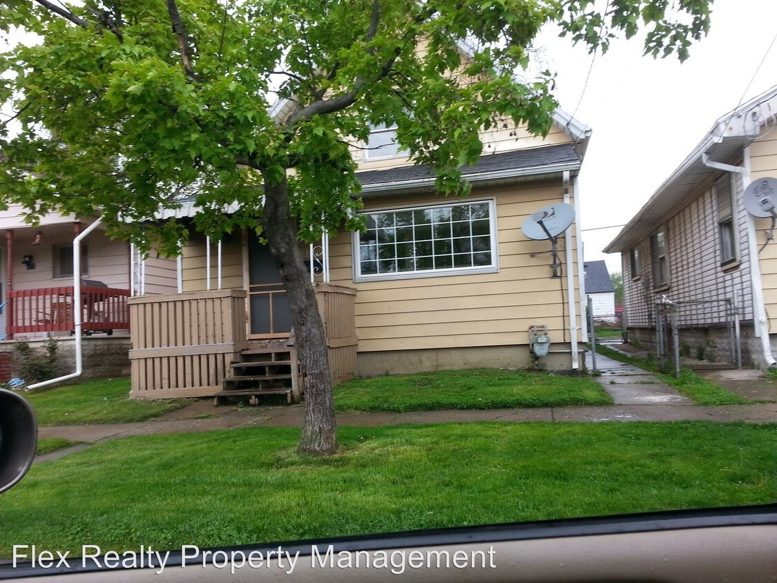 Primary Photo - 525 Spring St
