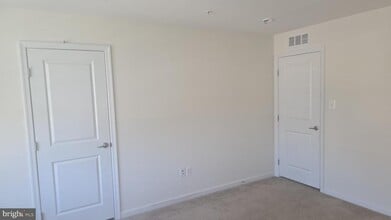 Building Photo - 5185 Mudville Ln