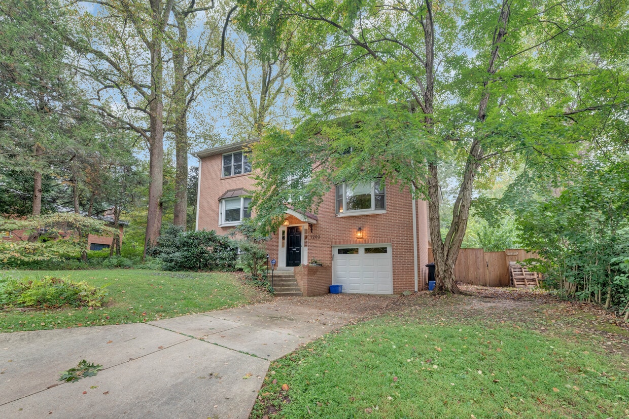 Primary Photo - 1202 Edgevale Rd