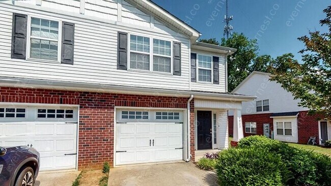 Building Photo - 4922 Laura Jeanne Blvd