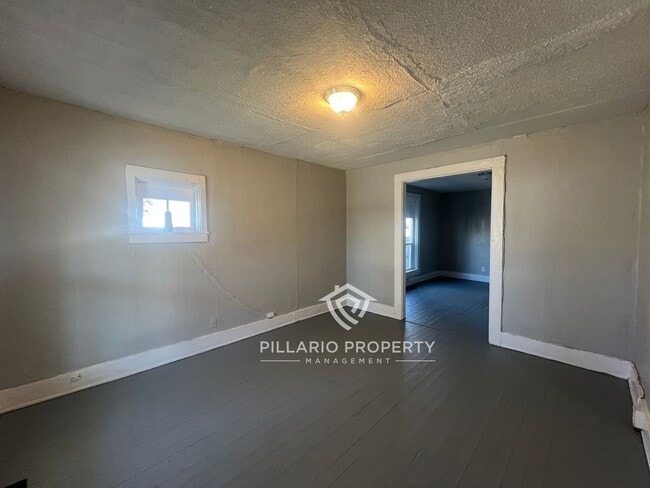 Foto del edificio - 143-145 Villa Ave