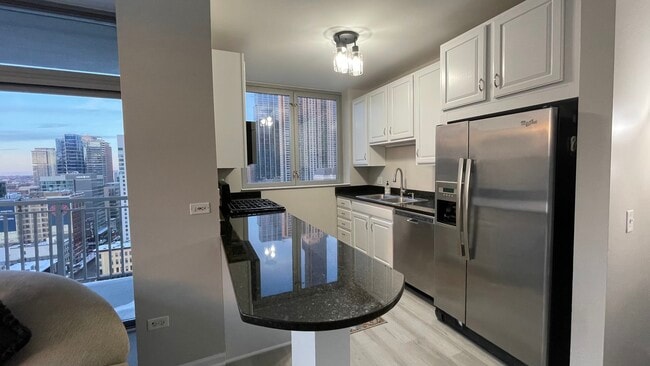 Kitchen - 600 N Dearborn St