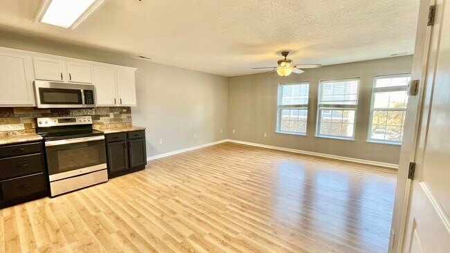 Foto del edificio - Series 352 Of Urban Nest Properties, LLC