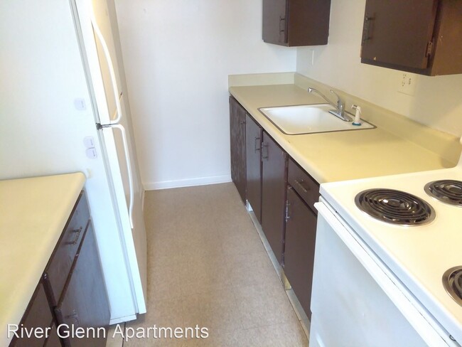 Foto del edificio - 1379 E 63rd St