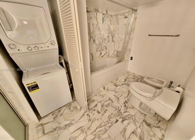 Foto del edificio - 6423 Collins Ave