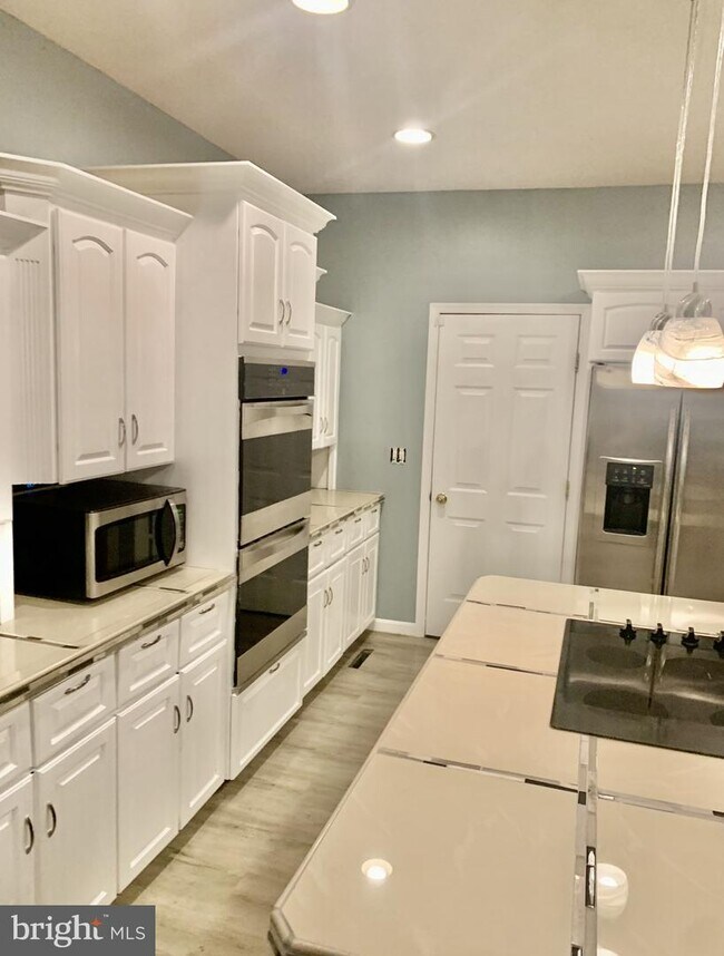 Building Photo - 631 Whitetail Dr