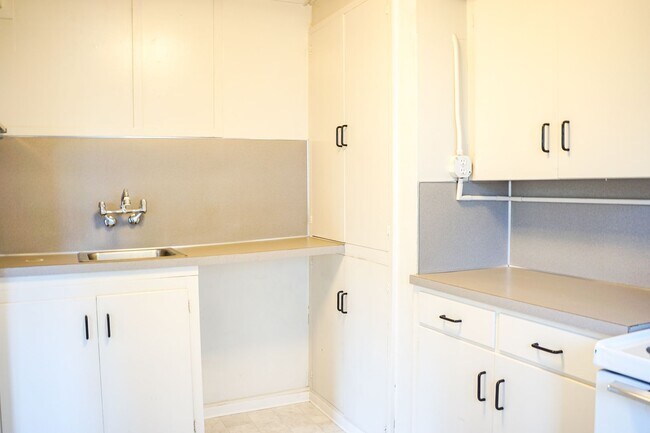 Foto del edificio - NE Studio w/ Lots of Great Built-in Storage