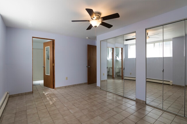 Bedroom - 39 Robertson Ave