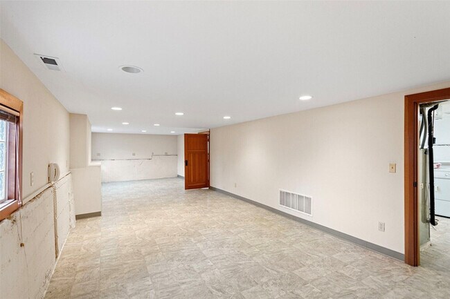 Foto del edificio - Charming Updated Home on Corner Lot with Finished Basement in Ballard