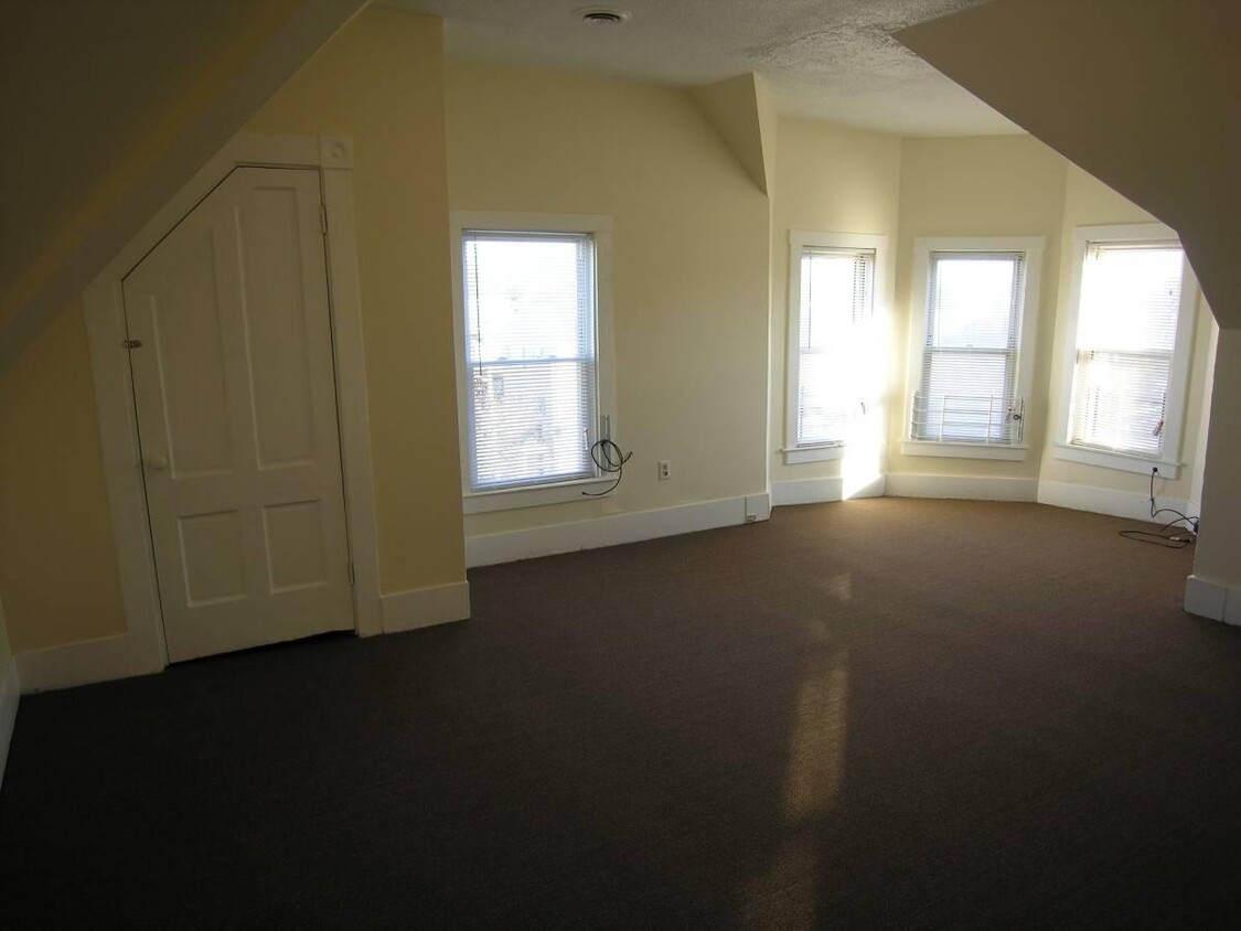 living room - 379 Cedar St