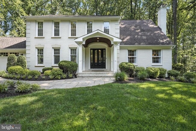 Building Photo - 10198 Cedar Pond Dr