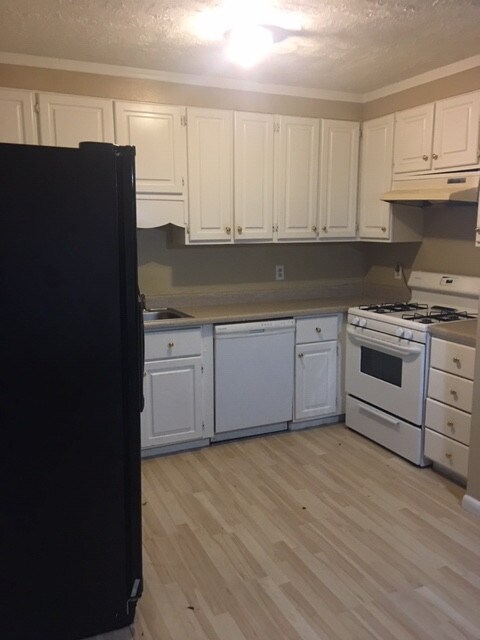 Building Photo - 1130 Bouldercrest Cir