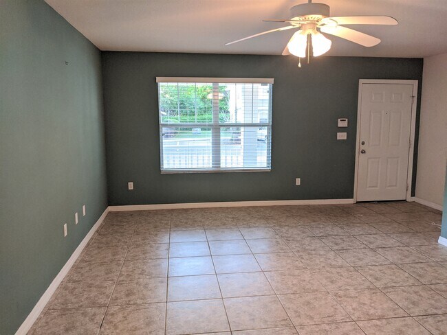 Building Photo - 4675 SW 48th Dr