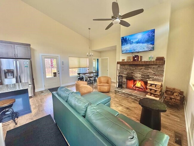 Foto del edificio - 1001 Sunset Rd