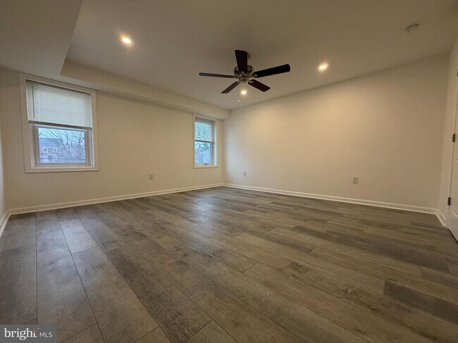 Building Photo - 45 E High St