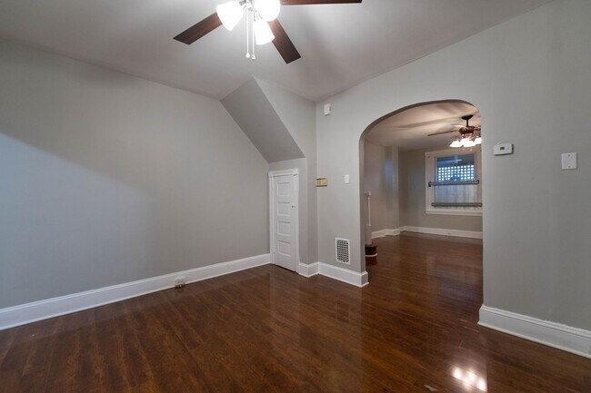 Building Photo - PHA Welcomed! Spacious Home with Private B...