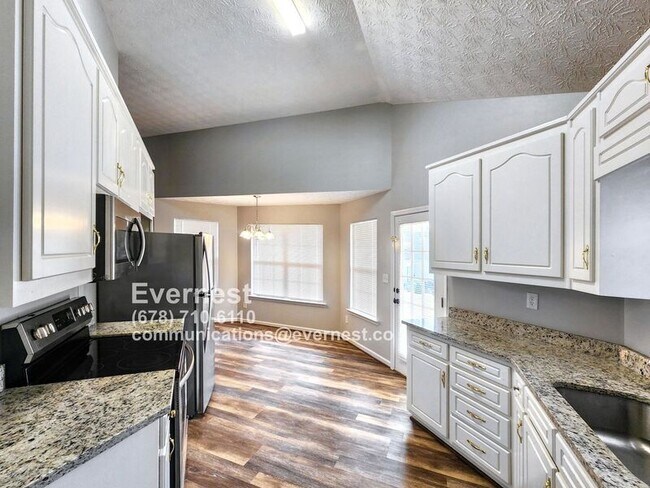 Building Photo - 942 Lopez Ln