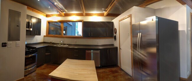 Foto del edificio - 15420 Blair View Cir