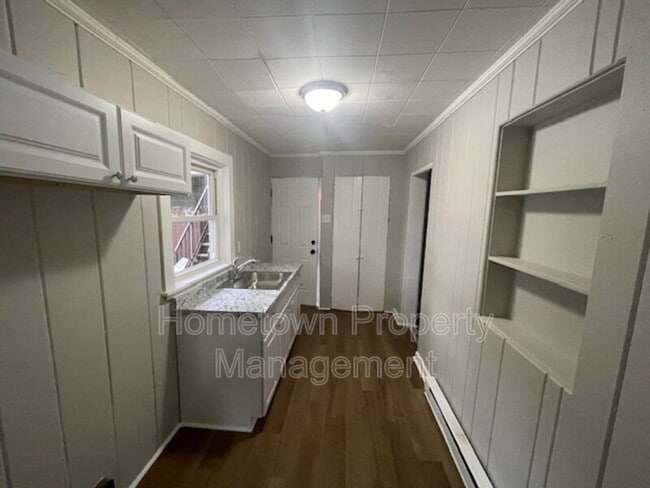 Foto del edificio - 663 E Market St
