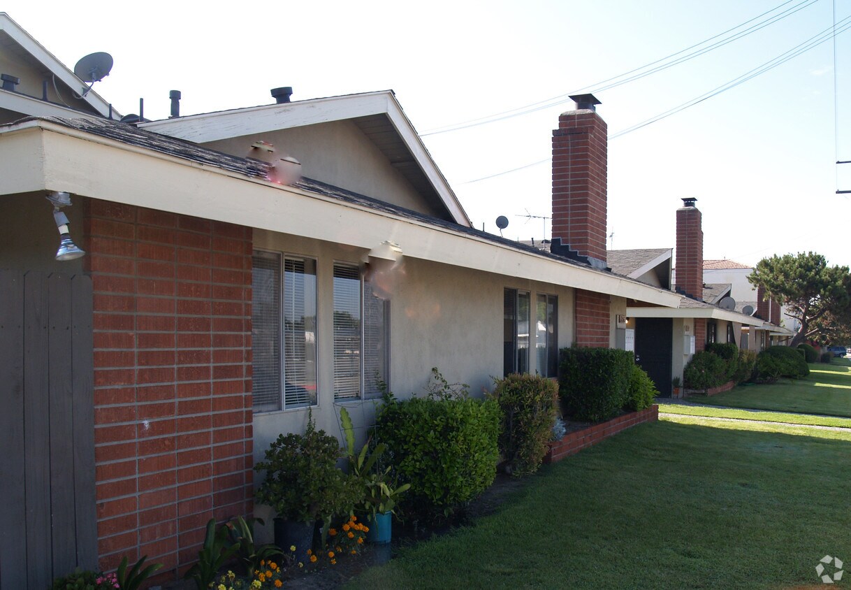 Foto principal - 12562-12592 7th St