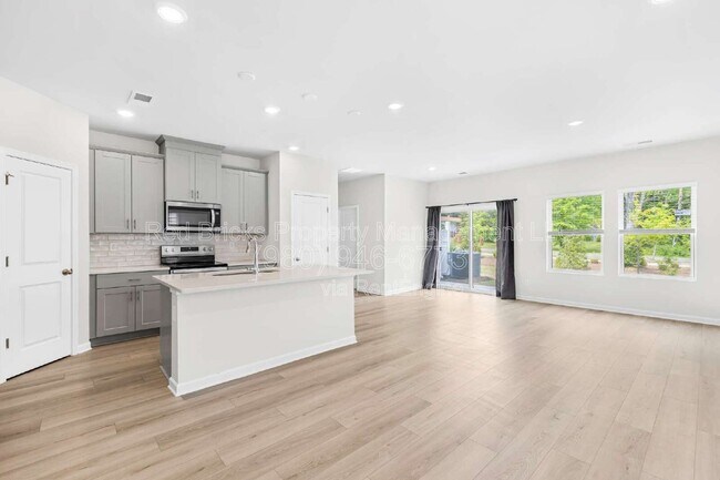Foto del edificio - 2220 Belterra Dr