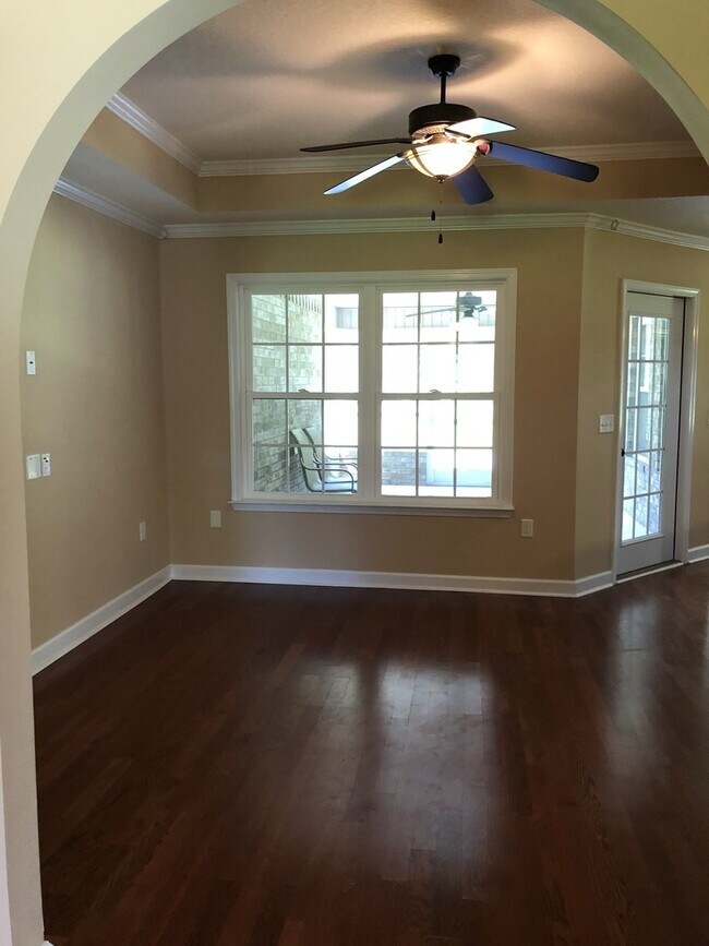 Foto del edificio - Coming Soon!!