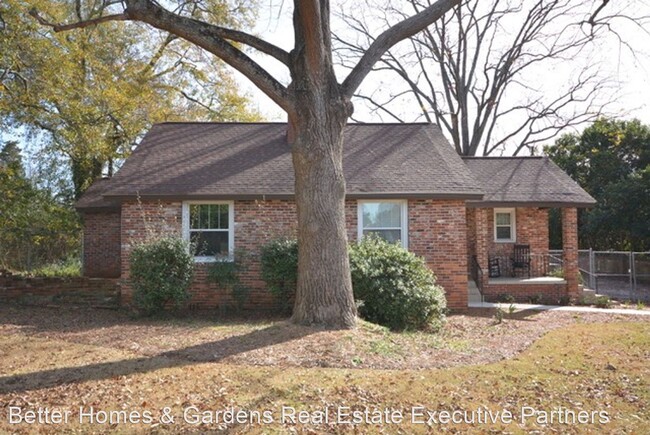 Building Photo - 3 br, 2 bath House - 1001 Bluebird Rd