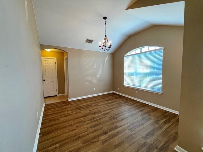 Foto del edificio - 145 Amber Ash Dr