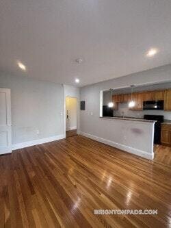 Foto del edificio - 286 Chestnut Hill Ave