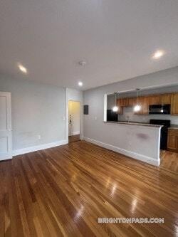 Building Photo - 286 Chestnut Hill Ave