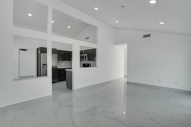 Building Photo - 23417 Liberty Bell Terrace