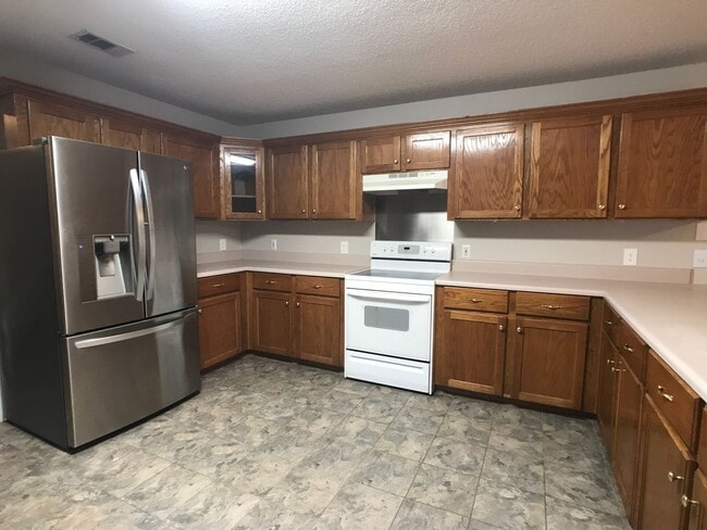 Building Photo - 9637 Lehigh Ave