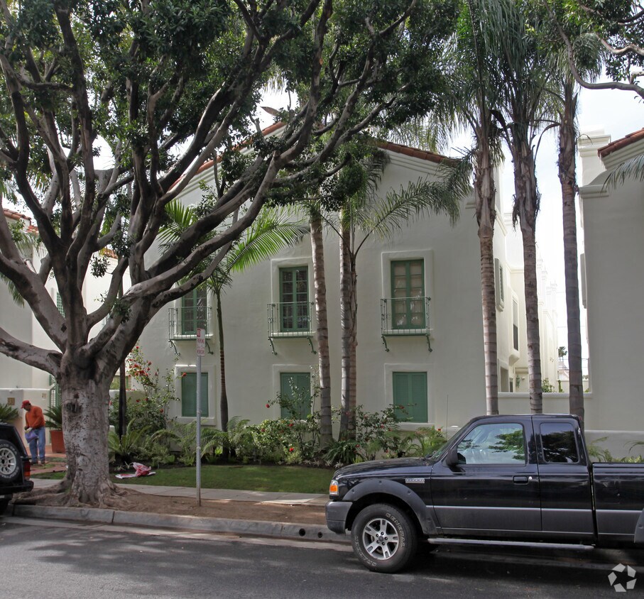 Primary Photo - 928 20th St