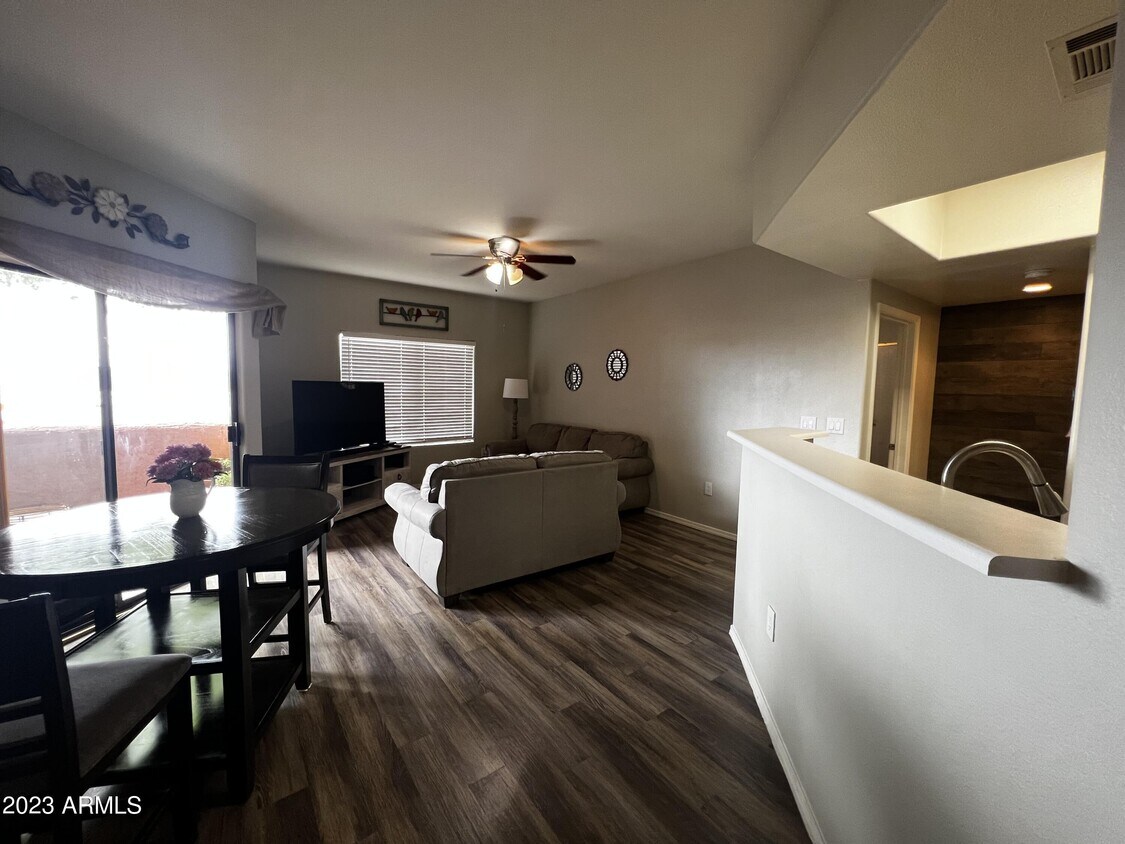 10030 W Indian School Rd Unit 110, Phoenix, AZ 85037 Room for Rent in Phoenix, AZ