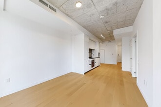 Building Photo - 1720 Bayview Ave