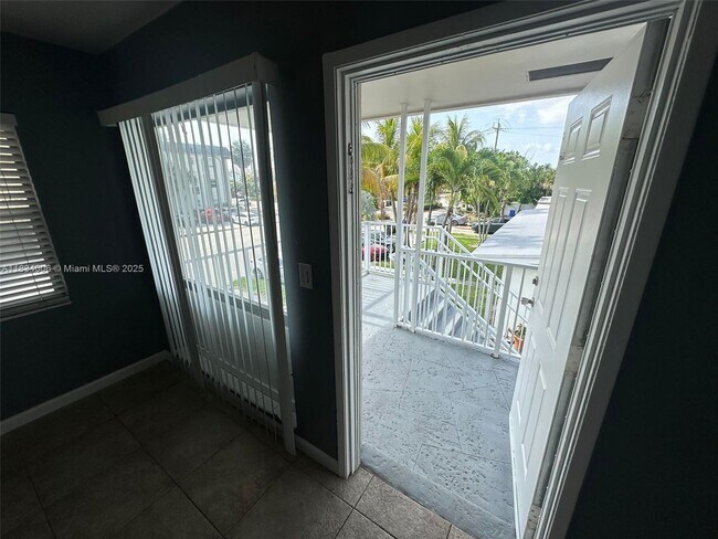 Foto del edificio - 3031 NE 21st Terrace