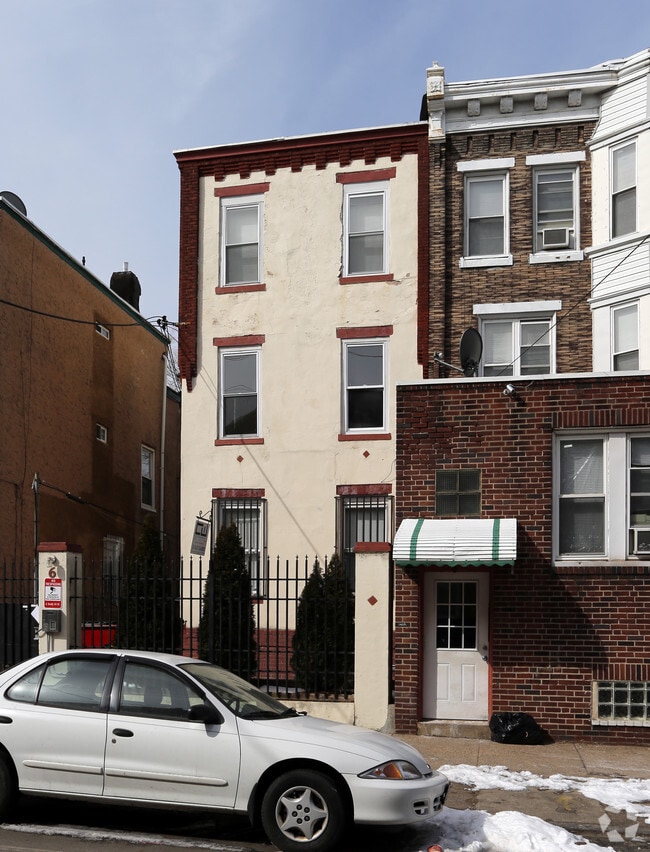 Building Photo - 6 S 43rd St