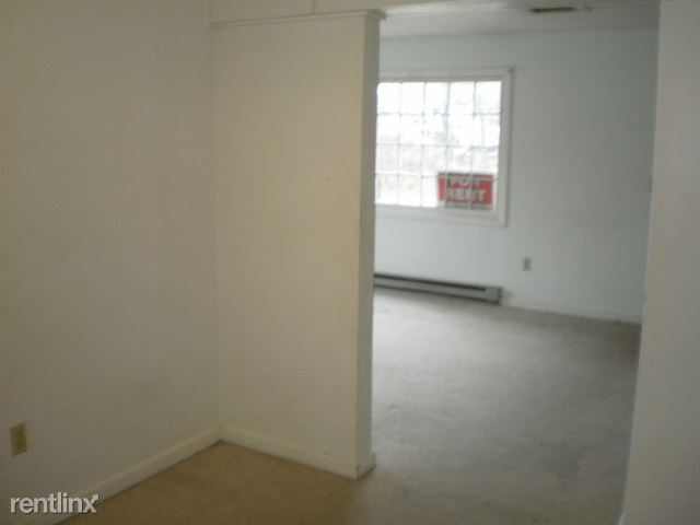Building Photo - 3 br, 1 bath Apartment - 169 Elm St B Unit B