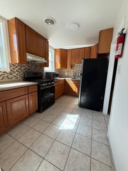 Foto del edificio - 85 Kearney Ave