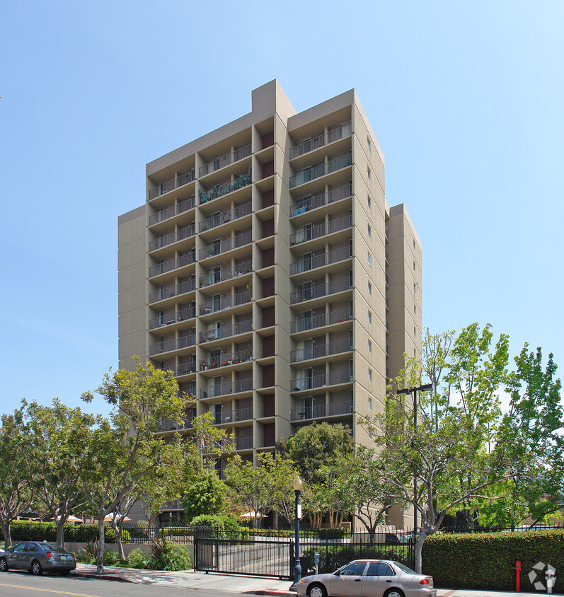 Building Photo - Horton House