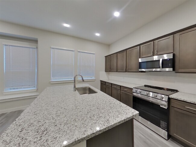 Building Photo - 22738 Terrazzo Dr