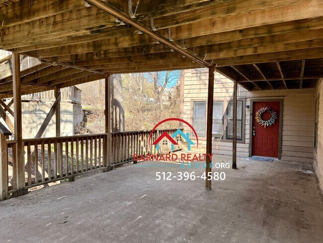 Foto del edificio - 402 N Fredericksburg St