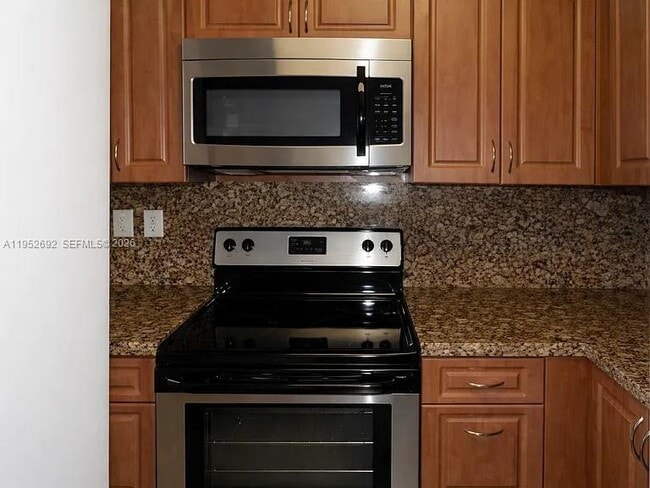 Building Photo - 9457 Palm Cir N