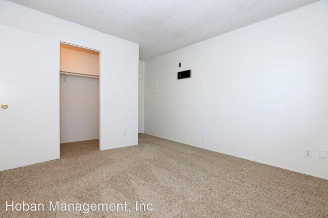 Foto del edificio - 8253 Graves Ave